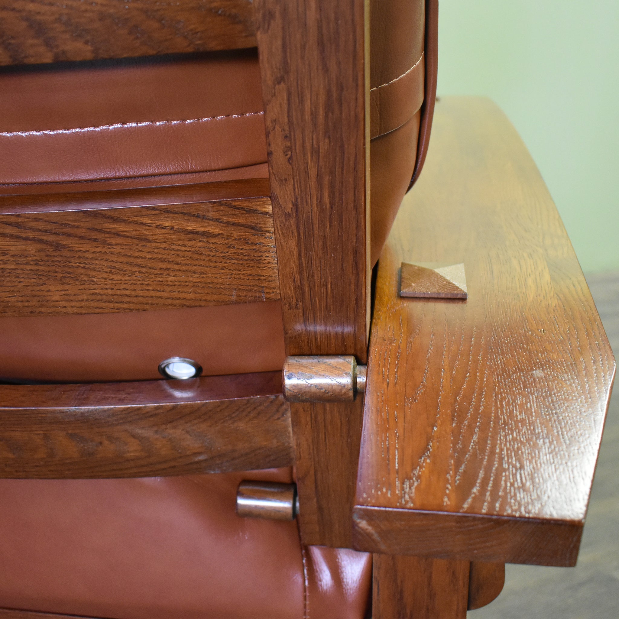 Craftsman-Mission Leather-Oak Morris Arm Chair-Russet Brown